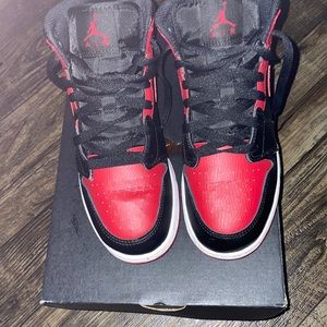 Air Jordan 1 mid